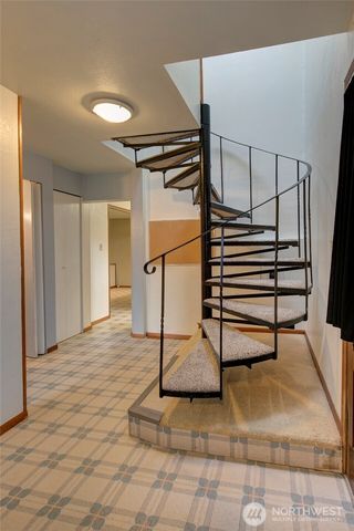446 Eklund Avenue, Hoquiam, WA 98550