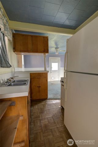 446 Eklund Avenue, Hoquiam, WA 98550