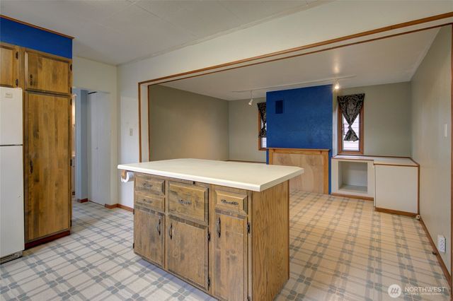 446 Eklund Avenue, Hoquiam, WA 98550