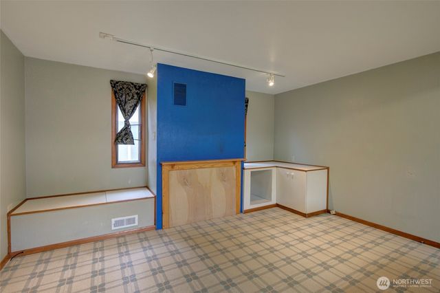 446 Eklund Avenue, Hoquiam, WA 98550
