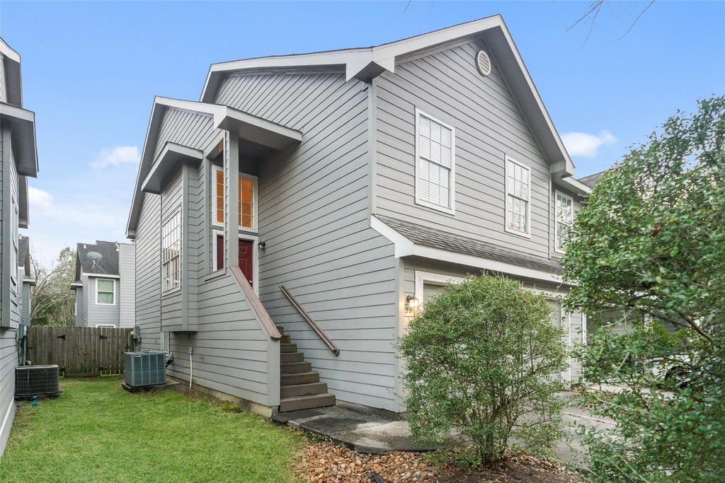 39 Butterfly Branch Place, The Woodlands, TX 77382