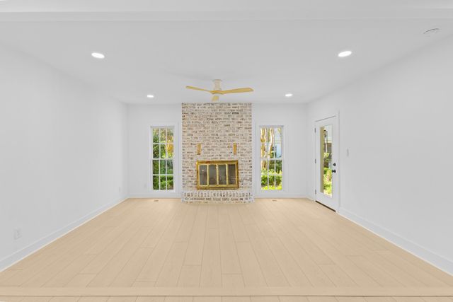 957 Regatta Road, Charleston, SC 29412