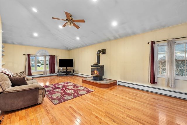 56 Odonnell Ave, Shrewsbury, MA 01545