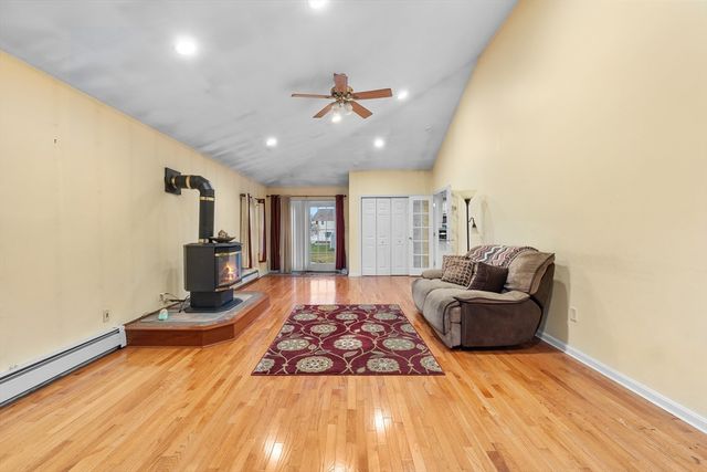 56 Odonnell Ave, Shrewsbury, MA 01545