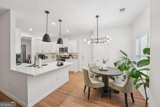 218 Haleys Court, Woodstock, GA 30188