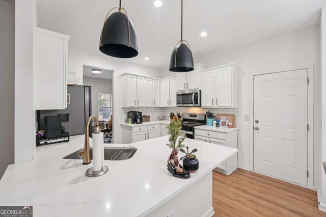 218 Haleys Court, Woodstock, GA 30188