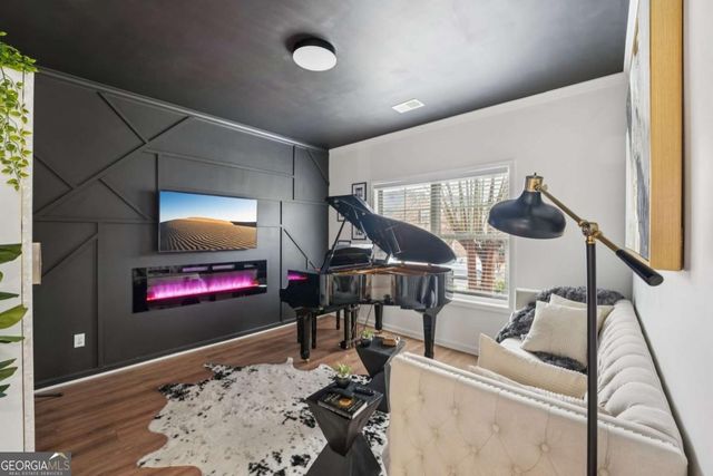 218 Haleys Court, Woodstock, GA 30188