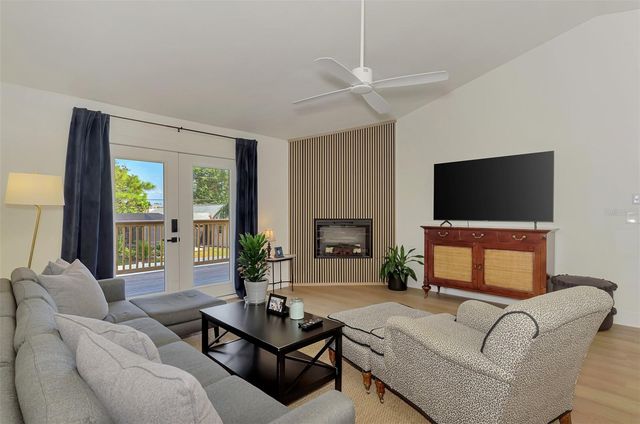 812 GARLAND AVENUE, Nokomis, FL 34275