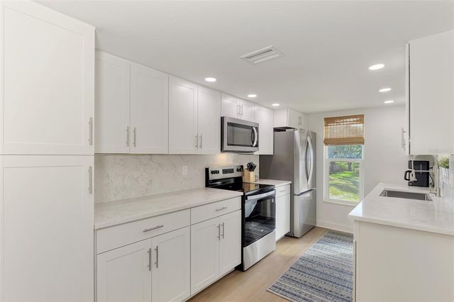 812 GARLAND AVENUE, Nokomis, FL 34275