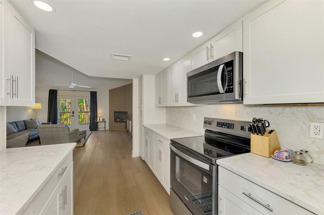 812 GARLAND AVENUE, Nokomis, FL 34275