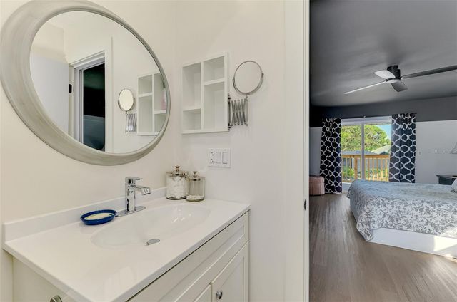 812 GARLAND AVENUE, Nokomis, FL 34275