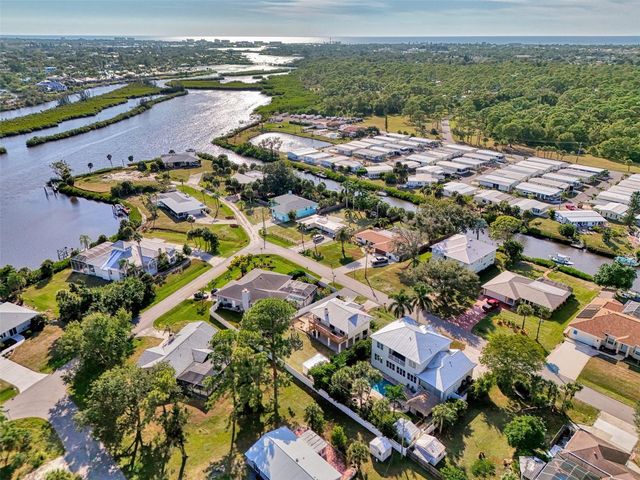 812 GARLAND AVENUE, Nokomis, FL 34275