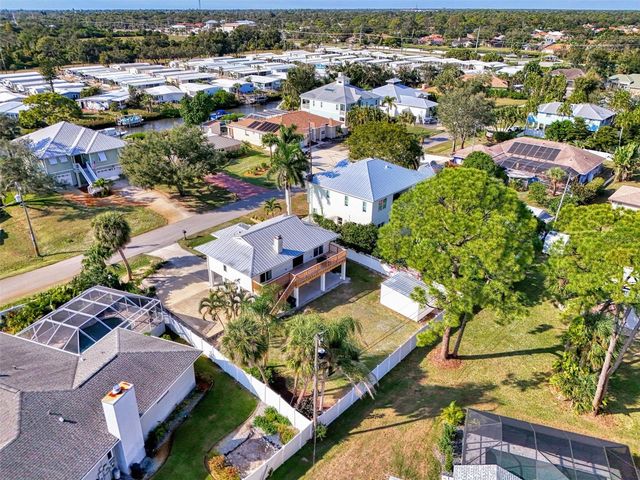 812 GARLAND AVENUE, Nokomis, FL 34275