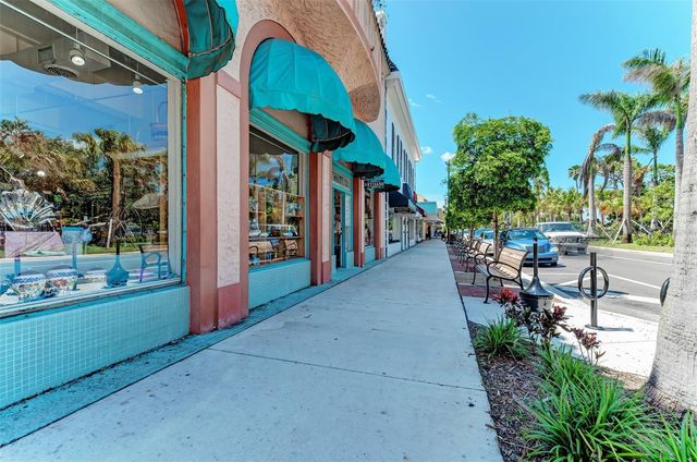 812 GARLAND AVENUE, Nokomis, FL 34275