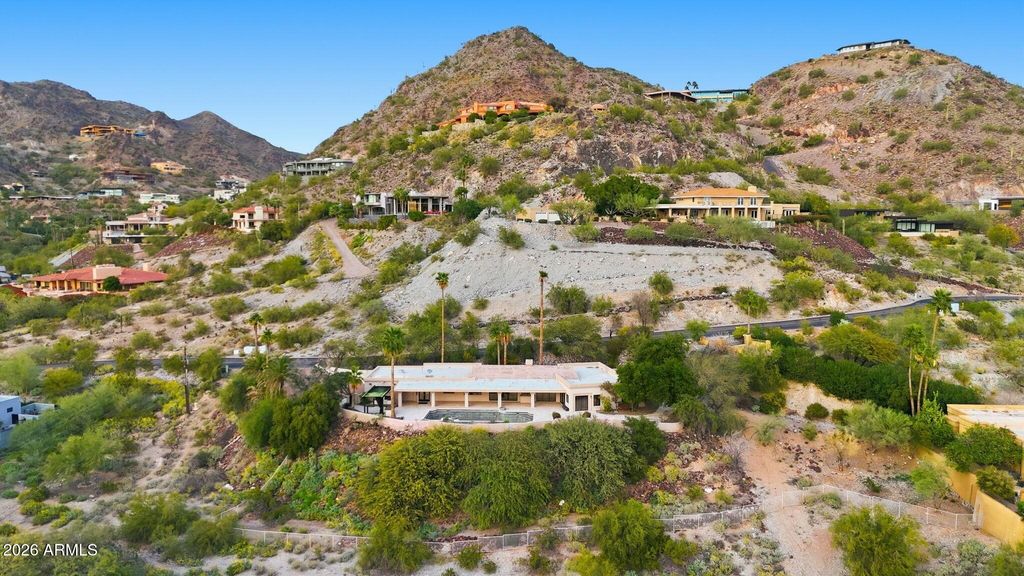 Image 2 of property listing at 4021 E LAMAR Road, Paradise Valley, AZ 85253