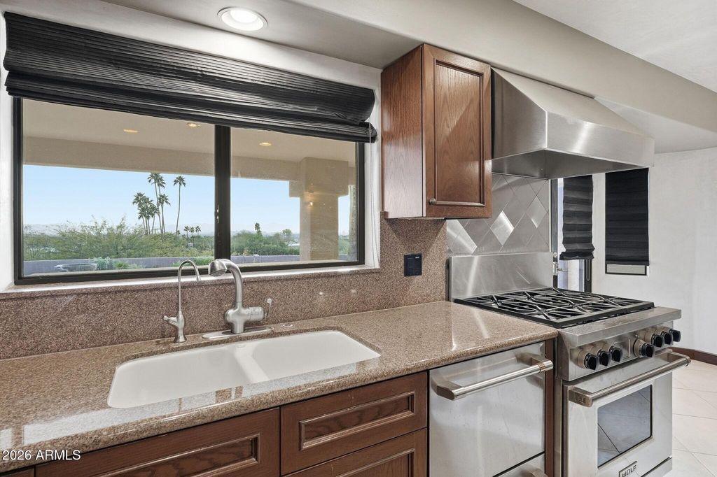 Image 21 of property listing at 4021 E LAMAR Road, Paradise Valley, AZ 85253