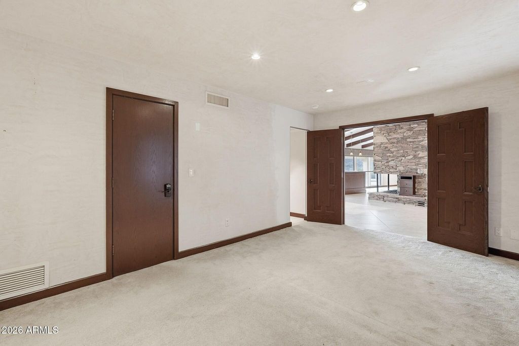 Image 23 of property listing at 4021 E LAMAR Road, Paradise Valley, AZ 85253