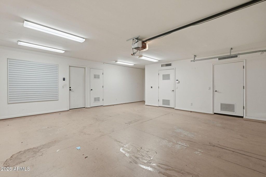 Image 29 of property listing at 4021 E LAMAR Road, Paradise Valley, AZ 85253