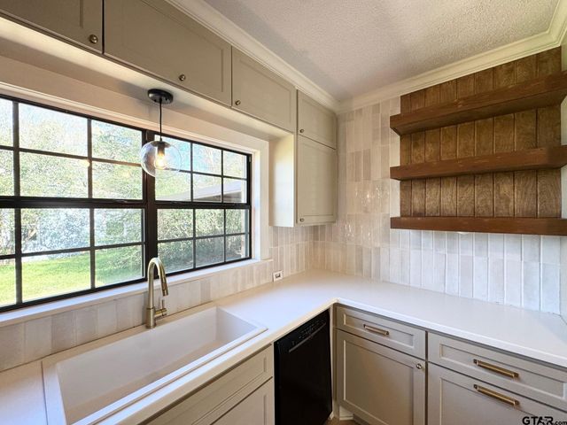106 S Grace Street, Crockett, TX 75835