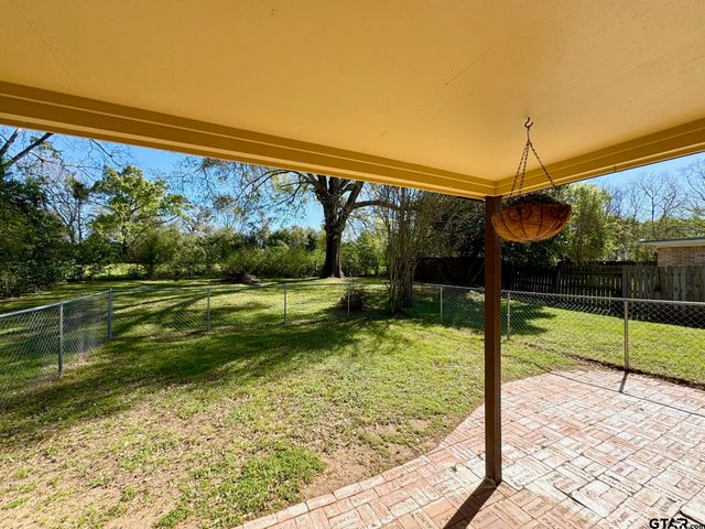 106 S Grace Street, Crockett, TX 75835