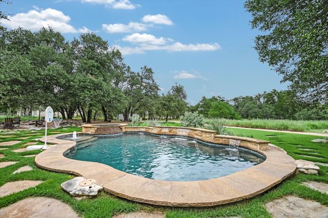 425 Patricia RD, Georgetown, TX 78628