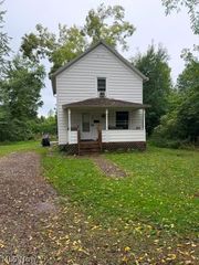 520 Parks Drive, Norton, OH 44203