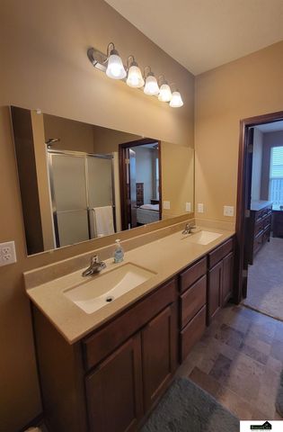 5630 Barrington Circle, Lincoln, NE 68516