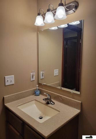 5630 Barrington Circle, Lincoln, NE 68516