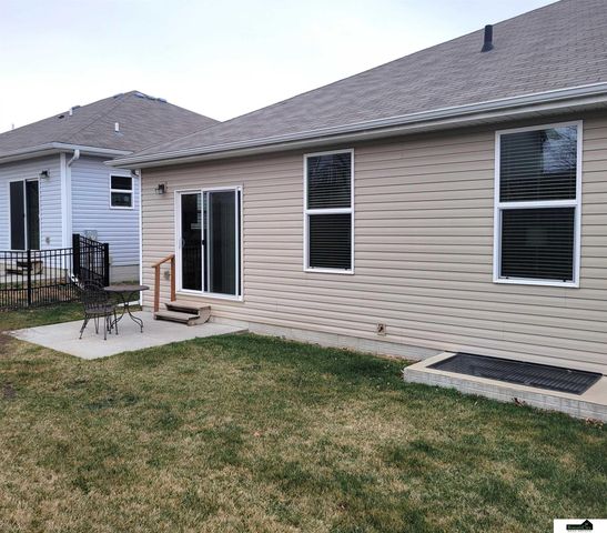 5630 Barrington Circle, Lincoln, NE 68516