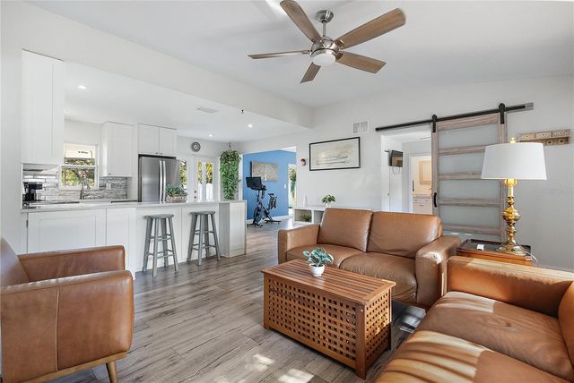 6631 BOUGAINVILLA AVENUE S, St Petersburg, FL 33707