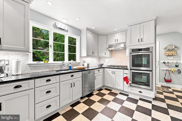 200 LADBROKE RD, Bryn Mawr, PA 19010