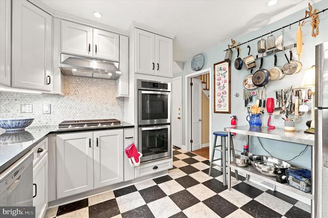 200 LADBROKE RD, Bryn Mawr, PA 19010