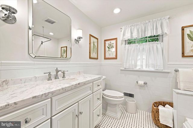 200 LADBROKE RD, Bryn Mawr, PA 19010