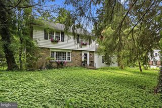 200 LADBROKE RD, Bryn Mawr, PA 19010