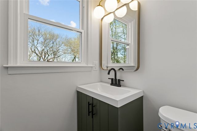 1102 Mount Erin Dr, Richmond, VA 23231