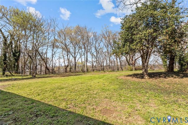 1102 Mount Erin Dr, Richmond, VA 23231