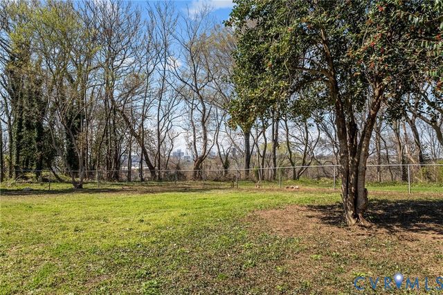 1102 Mount Erin Dr, Richmond, VA 23231