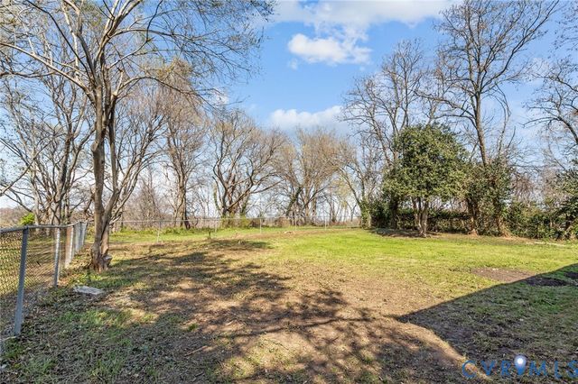 1102 Mount Erin Dr, Richmond, VA 23231