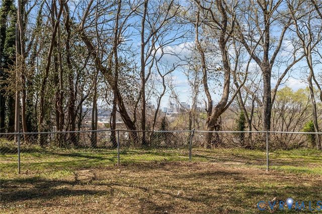 1102 Mount Erin Dr, Richmond, VA 23231