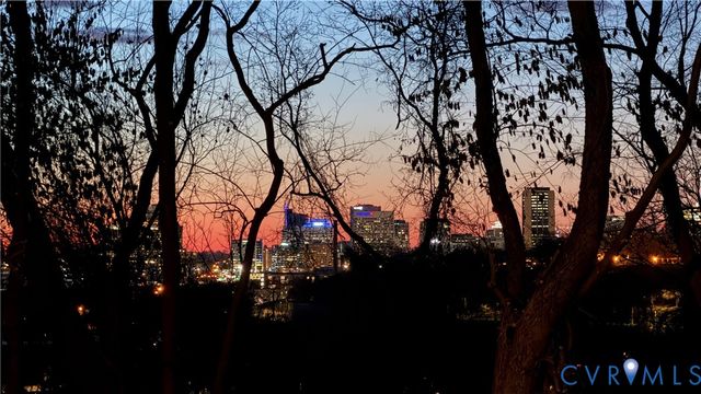 1102 Mount Erin Dr, Richmond, VA 23231