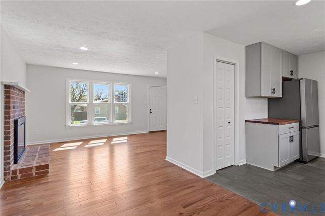 1102 Mount Erin Dr, Richmond, VA 23231