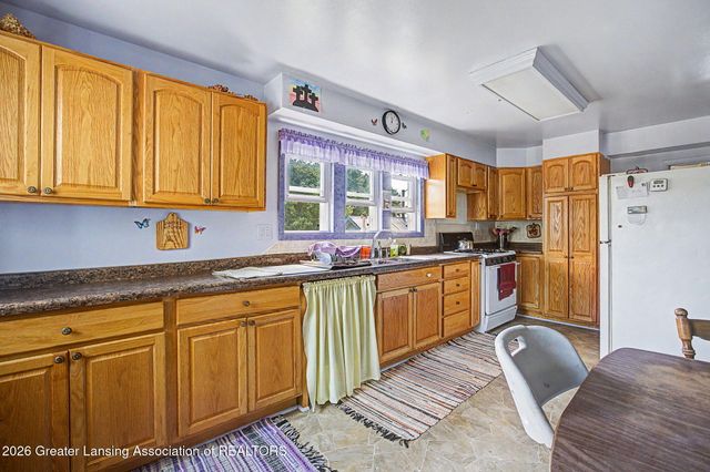 2507 W Gresham Highway R5, Charlotte, MI 48813