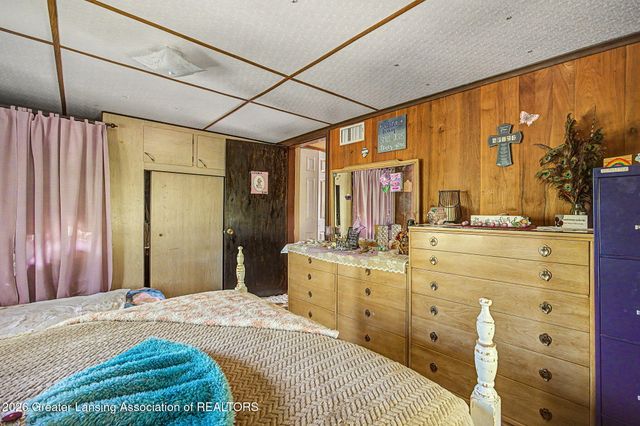 2507 W Gresham Highway R5, Charlotte, MI 48813