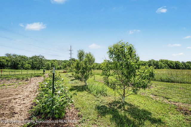 2507 W Gresham Highway R5, Charlotte, MI 48813