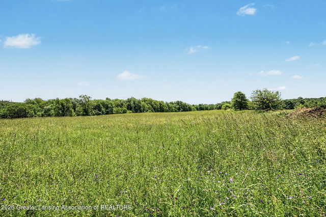 2507 W Gresham Highway R5, Charlotte, MI 48813