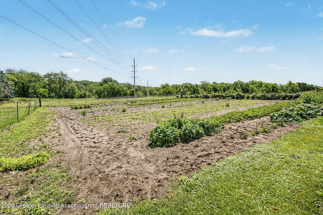 2507 W Gresham Highway R5, Charlotte, MI 48813