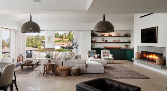 10491 Ridgeway Drive, North Tustin, CA 92705