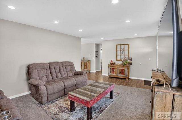1368 N 1100 E, Shelley, ID 83274