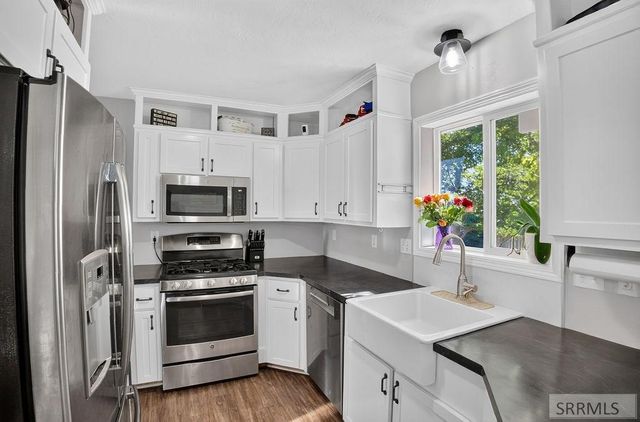 1368 N 1100 E, Shelley, ID 83274