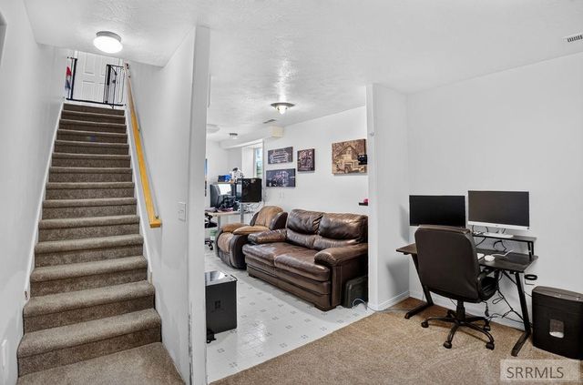 1368 N 1100 E, Shelley, ID 83274